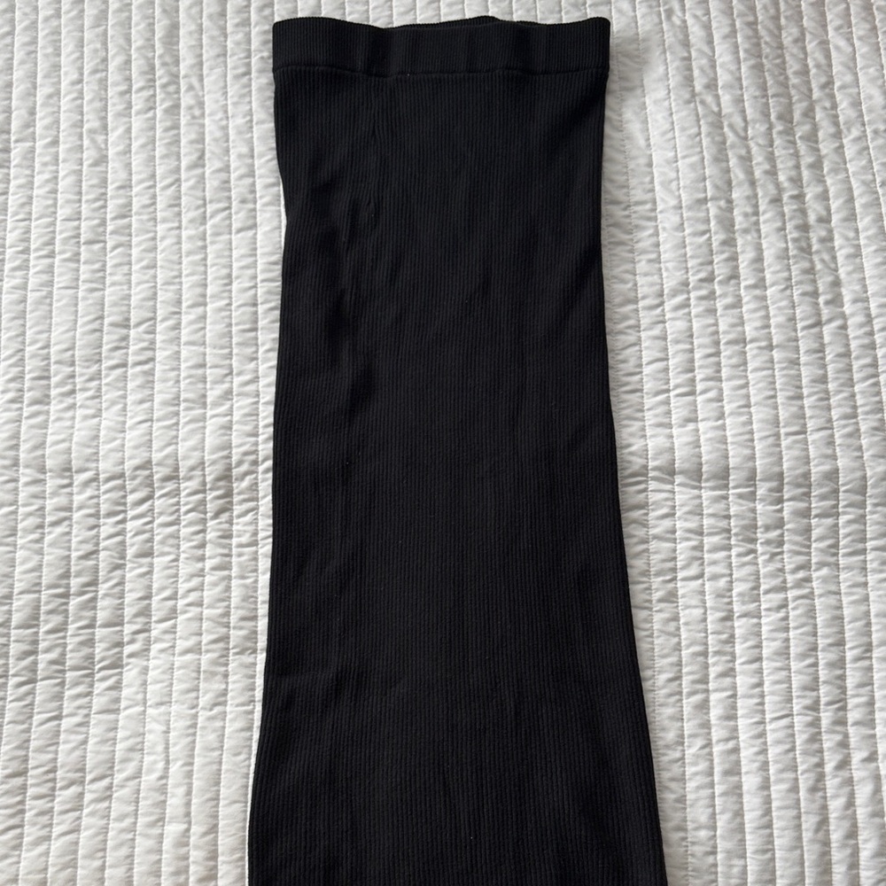 Never worn! Gap Black Long Skirt - size small